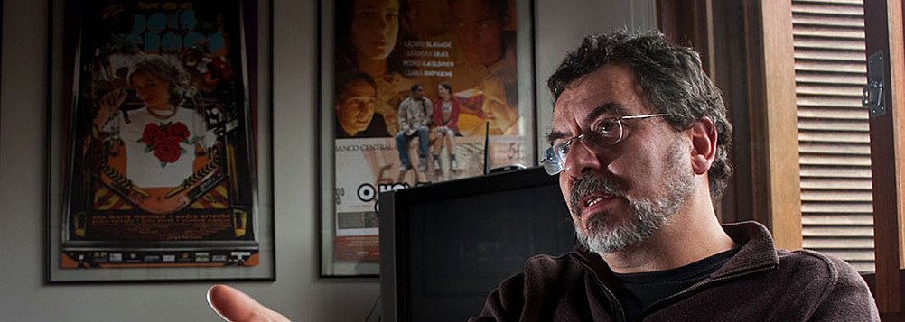 O voto da ministra do Supremo Tribunal Federal Rosa Weber continua repercutindo mal. O cineasta Jorge Furtado foi mais uma personalidade que desferiu críticas ao voto da ministra; "Rosa Weber votou contra a sua convicção - ela disse isso - para condenar o Lula. Logo, logo o STF volta a mudar a lei, que assim terá valido só para o Lula. Como disse o Jucá, tramando o golpe: 'Com o supremo, com tudo'", escreveu ele no Twitter