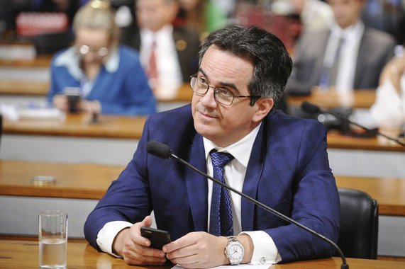 O presidente do PP e senador Ciro Nogueira também tinha o seu carregador de malas. Ele é o ex-assessor dele, José Expedito Rodrigues, que contou à Polícia Federal ter transportado várias vezes bolsas e malas com dinheiro para o presidente do PP e para o deputado Eduardo da Fonte (PP-PE). Rodrigues não foi filmado com o butim, tal como Rocha Loures