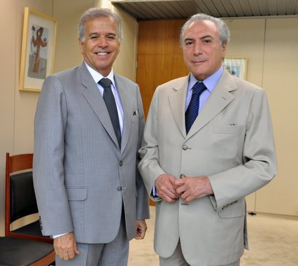 O prefeito de São José do Rio Preto, Edinho Araújo (MDB), foi um dos alvos da operação da PF que prendeu os amigos de Michel Temer, José Yunes e o coronel da PM João Baptista Lima Filho, além de outras três pessoas ligadas a ele; Edinho Araújo foi ministro dos Portos, indicado por Temer e demitido pela presidente legítima Dilma Rousseff justamente para impedir a renovação das concessões de empresas portuárias com dívidas junto à União