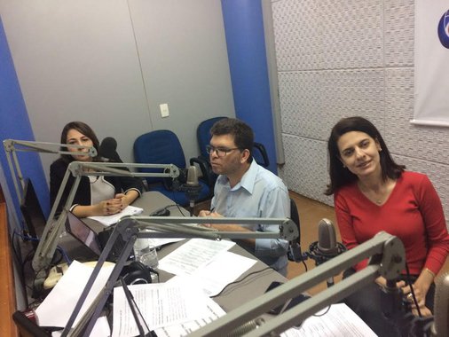 Para aumentar o dinamismo e a abrangência de sua cobertura jornalística, a nova Rádio Brasil Central (RBC) fechou parcerias com emissoras do interior do Estado que participam ao vivo do programa de notícias O Mundo em sua Casa, transmitido de segunda a sexta-feira; o mais recente reforço deste time é a rádio Eldorado, de Mineiros, que além de participar do Mundo em Sua Casa com a sua equipe, também transmite o programa inteiro em tempo real