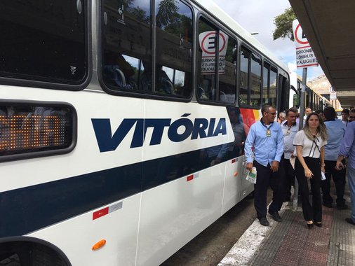 Entraram em vigor hoje (1), os novos valores das tarifas dos ônibus metropolitanos de Fortaleza, com reajuste médio de 12,30%. Os ônibus metropolitanos interligam a Capital aos municípios de Caucaia, Maracanaú, Maranguape, Eusébio, Aquiraz, Pacatuba, Guaiúba, Itaitinga, Horizonte, Pacajus, Chorozinho e São Gonçalo do Amarante