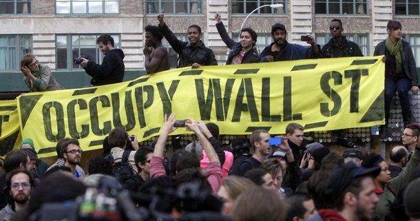 Nunca imaginaríamos que manifestações não violentas como passeatas, atos públicos, acampamentos, sit-ins e greves de fome pudessem ser organizadas e incentivadas pela CIA e por seus parceiros. Essas formas pacíficas de protesto não combinam com um país capaz de tudo para manter sua hegemonia no mundo