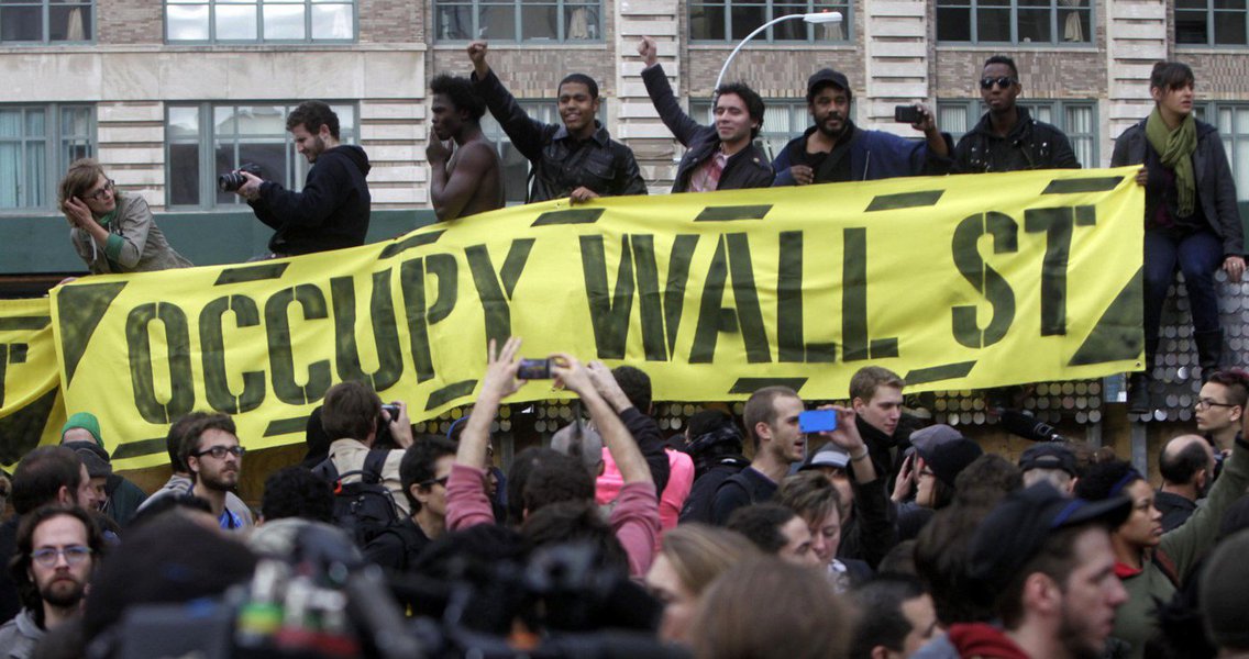 Nunca imaginaríamos que manifestações não violentas como passeatas, atos públicos, acampamentos, sit-ins e greves de fome pudessem ser organizadas e incentivadas pela CIA e por seus parceiros. Essas formas pacíficas de protesto não combinam com um país capaz de tudo para manter sua hegemonia no mundo