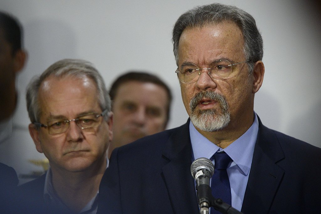 itória (ES) - Ministro da Defesa, Raul Jungmann, chega ao Espírito Santo e se reune com o governador em exercício do estado, César Colnago no 38o Batalhão de Infantaria em Vila Velha. ( Tânia Rêgo/Agência Brasil)