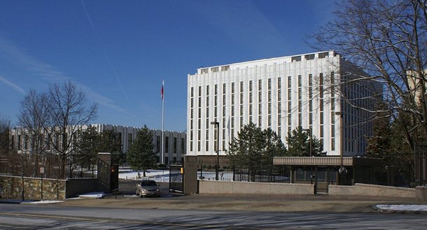 Os EUA e o Reino Unido "muito provavelmente" planejaram com antecedência a expulsão de diplomatas russos, ao usarem o envenenamento do ex-expião russo, Sergei Skripal, como pretexto, afirmou o embaixador russo nos EUA, Anatoly Antonov