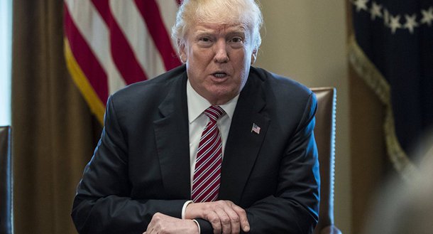 O presidente dos EUA, Donald Trump, declarou nesta quinta-feira (15) que a Rússia pode estar por trás do envenenamento do ex-espião russo, Sergei Skripal, achado morto em Londres em 4 de março; "Certamente parece que os russos estavam por trás disso. Algo que nunca deveria acontecer e estamos levando muito a sério, assim como muitos outros", disse Trump a jornalistas na Casa Branca