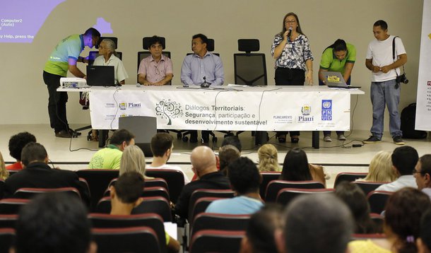 O Governo do Piauí vai lançar o Plano Estadual de Segurança Pública para nortear as políticas públicas voltadas para a segurança no estado, desenvolvendo ações de estrutura e melhorias em recursos humanos; eixos do programa são baseados em audiências feitas pelos órgãos de segurança que reuniram quase duas mil pessoas em diferentes pontos do território