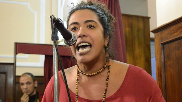 Companheira de partido da vereadora Marielle Franco (PSOL-RJ), a historiadora Talíria Petrone afirmou que a amiga "até então nunca tinha se queixado em conversas, ou mesmo em eventos do partido, de que teria sofrido qualquer tipo de ameaça, seja verbal, por telefone ou pelas redes sociais"; Talíria não descartou, no entanto, que o trabalho e a militância da amiga possam ter sido a causa do homicídio