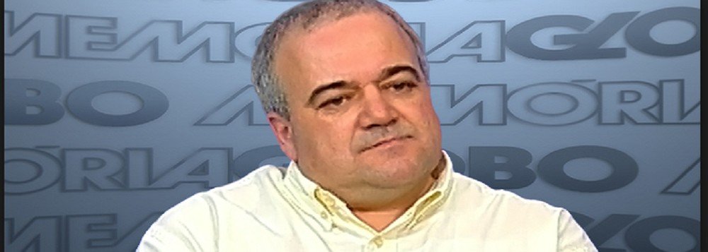 "A presidenta eleita pelo povo derrubada por uma trama fraudulenta do Congresso, comandada por ladrões, sob o silêncio covarde do Judiciário. Ativistas dos direitos humanos assassinados e agredidos no campo e nas cidades. Um governo ilegítimo faz o oposto do que o povo pediu nas urnas, leva o país a regredir décadas, e não há Congresso ou STF capaz de frear os retrocessos", diz o jornalista Mario Marona; "O maior líder político do país na iminência de ser preso e impedido de disputar uma eleição. Acabou o direito à isenção"