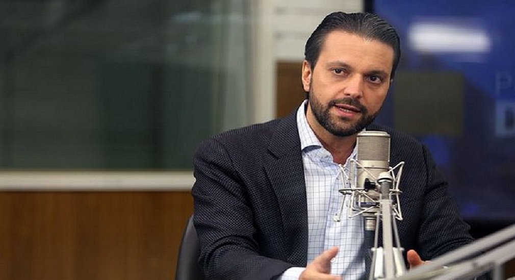 O Ministro das Cidades, Alexandre Baldy, anunciou mais de R$ 12 milhões em investimentos para quatro cidades goianas; Iporá e Amorinópolis, na região oeste, São Miguel do Araguaia, na região norte, e Rianápolis, no centro goiano, receberam a visita do ministro e a liberação de recursos para investimentos em pavimentação asfáltica, infraestrutura e construção de moradias; em Rianápolis, Baldy anunciou o investimento total no valor de R$ 1,42 milhão para município; deste total, R$ 450 mil serão usados para obras de pavimentação e recapeamento asfáltico em vias urbanas e R$ 976 mil para a construção de unidades habitacionais 