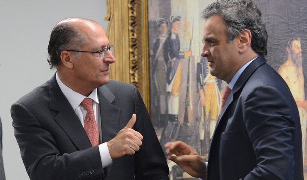Blindado pela Justiça nas investigações sobre propina da Odebrecht, o ex-governador de São Paulo e pré-candidato do PSDB à Presidência, Geraldo Alckmin, lamentou a situação de seu companheiro de partido Aécio Neves, que se tornou réu por corrupção e obstrução de Justiça; "Não existe justiça verde, amarela, azul ou vermelha. Só existe Justiça. Decisão judicial se respeita e a lei é para todos, sem distinção", afirmou