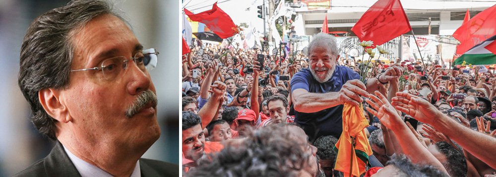 Merval Pereira, colunista de O Globo, diz que os fatos recentes da política brasileira estão sendo noticiados lá fora por quem não entende muito de Brasil, segundo aponta o jornalista Ronaldo Lenoir; qualquer semelhança com a ditadura, diz ele, não é mera coincidência