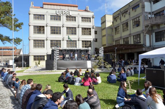 Segundo a Universidade de Federal de Pelotas, os principais objetivos são de expressar apoio público ao professor Luis Felipe Miguel da Universidade de Brasília – UnB, e repudiar os ataques à autonomia universitária – além de outros direitos constitucionais garantidos.