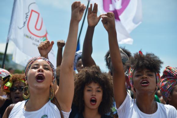 Em 2018, a data de 8 de março deve ser lembrada como mais um momento para mobilizar, buscar conquistas de direitos e discutir as discriminações e violências morais, físicas e sexuais que ainda são sofridas pelas mulheres