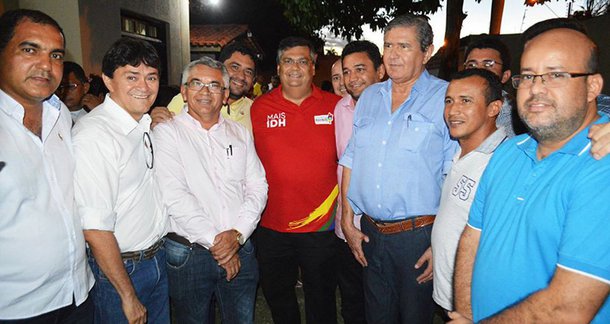 O deputado estadual Adriano Sarney (PV) diz que a candidatura de sua tia, a ex-governadora Roseana Sarney (MDB), já tem o apoio de 6 partidos, mas devido aos últimos acontecimentos políticos, a conta não fecha; é que dirigentes do PRTB, PSC, entre outras siglas, negam ou dizem que nada está definido; enquanto isso, o governador Flávio Dino (PCdoB) já tem no seu bloco de alianças 14 partidos
