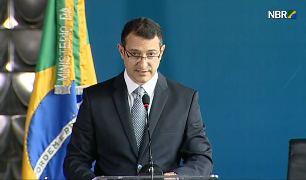 “As conquistas dos últimos anos são marcantes para a PF e indeléveis para a história da instituição. Essa responsabilidade só será respeitada com dedicação, fidelidade constitucional e coragem", disse o novo diretor da PF