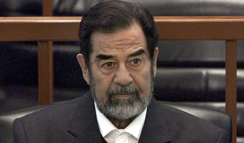 As autoridades iraquianas ordenaram nesta segunda-feira (5) o confisco de todos os fundos do ex-presidente iraquiano, Saddam Hussein, e de sua família, bem como o embargo dos fundos de 4.257 ex-responsáveis de seu regime, informou o Órgão Nacional Supremo para a Prestação de Contas e da Justiça