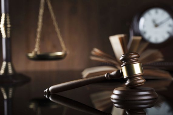 A seccional da Ordem dos Advogados do Brasil no Distrito Federal criticou nesta sexta-feira 2, em nota, a paralisação que os juízes federais farão no dia 15 de março para pedir reajuste dos salários dos membros da carreira e tentar manter o auxílio-moradia; para a entidade, a greve não tem "amparo" constitucional e vai causar "sérios transtornos" aos jurisdicionados