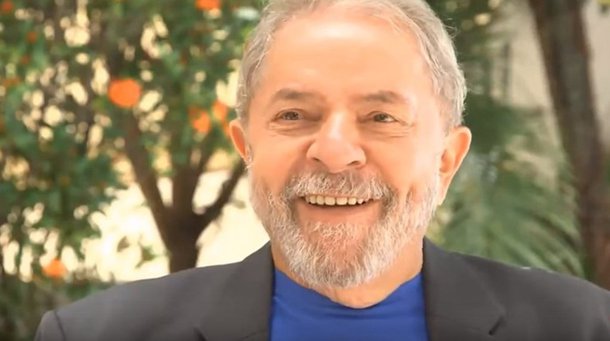 Um cidadão de Pernambuco identificado como Pedrinho gravou um vídeo, que circula pelos grupos de Whatsapp, em que afirma que "se Lula roubou, roubou pra nós, pra me dar, e a um bocado de nordestinos"; "Achei tão do cacete... Vou até ligar pra ele depois e dizer: olha, eu não roubei, não, seu filho da p*", disse, sorridente; assista