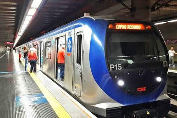 A Estação Eucaliptos do Metrô de São Paulo foi prometida para janeiro, mas fontes do Governo Alckmin dizem que a entrega atrasou novamente; Outras três estações estão previstas para fevereiro, mas como a Moema está com obras muito inacabadas, a previsão é de mais atrasos
