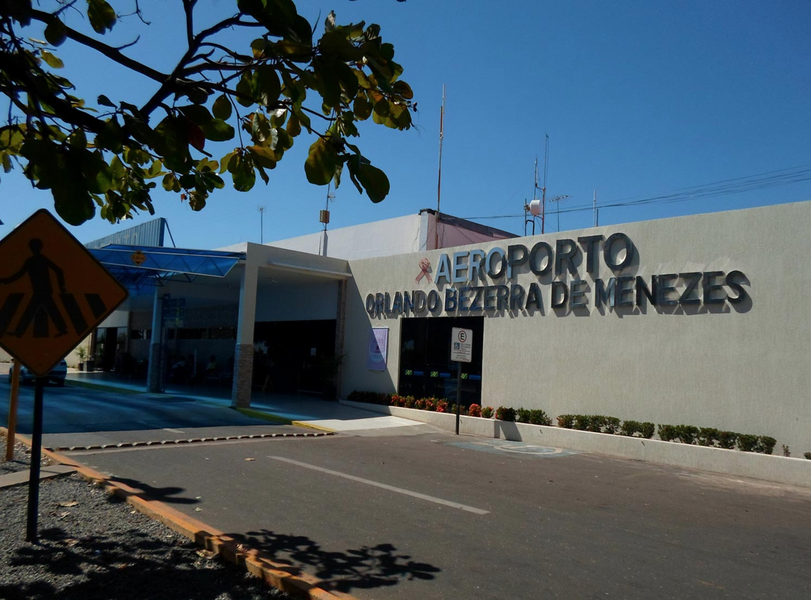 Com a reforma, que deve começar em março, o terminal contará com nove voos diários e terá capacidade para receber 500 mil passageiros por ano, de acordo com a Infraero. Nesta segunda-feira (19), o governador Camilo Santana (PT) e o ministro dos Transportes, Portos e Aviação Civil, Maurício Quintela, participam do ato de assinatura da ordem de serviço para o início das obras, que receberão repasse de R$ 30,5 milhões