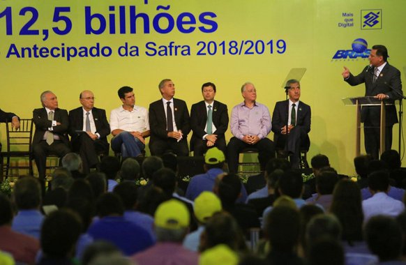 O governo federal liberou R$ 12,5 bilhões para financiar a safra agrícola de 2018 e 2019; o lançamento do custeio antecipado da nova safra foi feito pelo presidente do Banco do Brasil, Paulo Cafarelli, em cerimônia realizada nesta terça-feira, na zona rural da cidade de Rio Verde (GO); o governador Marconi Perillo esteve presente; recursos representam montante 16% superior ao valor liberado no ano passado e servirão para adquirir insumos e serviços agropecuários para as lavouras de soja, milho, arroz, algodão e café