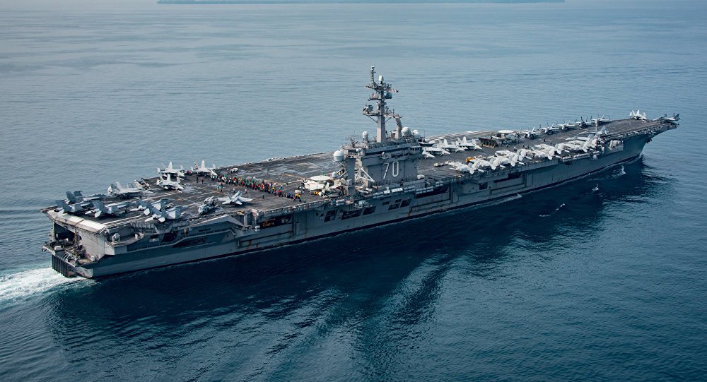 Porta-aviões USS Carl Vinson, da Marinha dos Estados Unidos, chegou nesta segunda-feira (5), ao porto vietnamita de Da Nang, sendo esta a primeira visita do porta-aviões ao Vietnã desde 1975, quando terminou a guerra; guerra do Vietnã decorreu entre o fim dos anos 50 e 1975. As primeiras tropas norte-americanas chegaram ao país em 1961; EUA perderam na guerra cerca de 58 mil efetivos, 1,7 mil pessoas são consideradas como desaparecidas