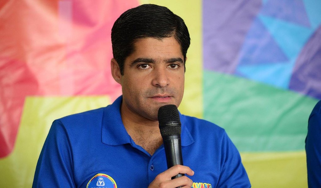 O prefeito de Salvador ACM Neto vai substituir o senador Agripino Maia na direção nacional do DEM; posse está marcada para esta quarta-feira (7), em Brasília; “Estou muito feliz por assumir mais um grande desafio. Queremos um partido mais consolidado em todos os Estados e conectado com a voz das ruas, que clama por uma profunda transformação na política”, disse Neto; também há expectativa de que o presidente da Câmara, Rodrigo Maia (DEM-RJ), seja anunciado como pré-candidato a presidente da República