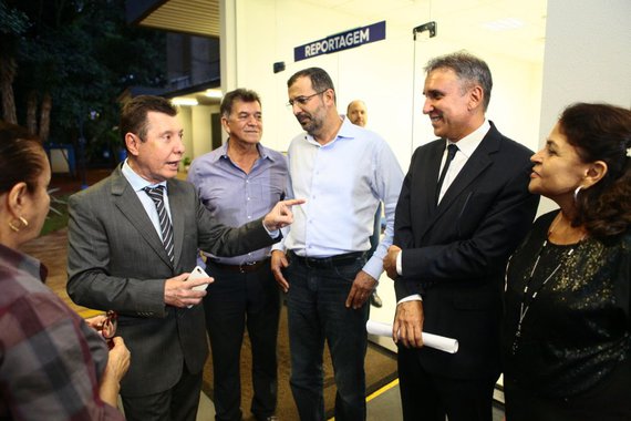 O líder da oposição na Assembleia Legislativa, deputado José Nelto (MDB), visitou os estúdios da TBC e da RBC e elogiou o trabalho que está sendo feito nas emissoras de rádio e televisão estatais; Nelto afirmou que a gestão do novo presidente da Agência Brasil Central (ABC), João Bosco Bittencourt, é “inovadora”; “Eu senti uma mudança. Tinha 18 anos que eu não vinha aqui e o que vejo são novos estúdios, máquinas, mas principalmente: vejo vontade humana. Você tem equipamentos, tem internet, mas sem a força do ser humano não há avanços. E aqui tem bons profissionais, que fazem com que a nossa mensagem chegue às pessoas”, afirmou o deputado