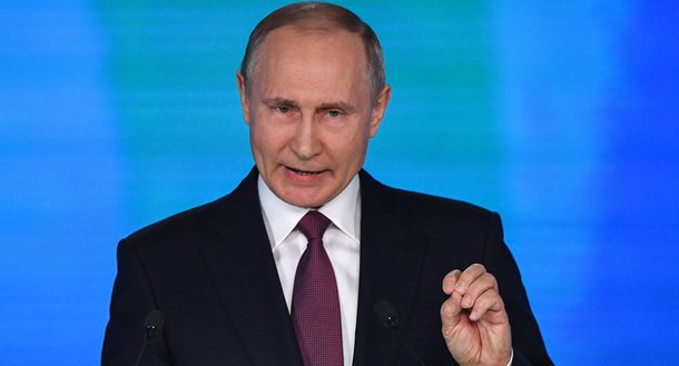 O presidente russo, Vladimir Putin, fez nesta quinta-feira, 1º, seu discurso anual perante a Assembleia Federal (Parlamento bicameral russo); "Espero que tudo o que foi dito hoje faça cada adversário potencial ver claro. A tentativa de conter a Rússia não correu bem. Porém, o país não ameaça ninguém e não pretende atacar ninguém. As novas armas não violam nenhum tratado internacional. A Rússia responderá a um ataque nuclear, diz Putin