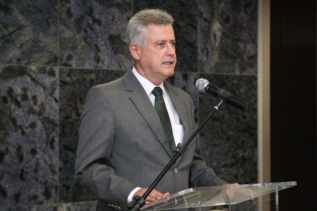 Balanço divulgado pelo executivo local aponta que, pelo segundo quadrimestre seguido, o Distrito Federal fica abaixo do limite prudencial da Lei de Responsabilidade Fiscal (LRF); os gastos com pessoal representaram 46,07% da receita corrente líquida, abaixo do patamar que impede contratações (46,55%), mas ainda em alerta (acima de 44,1%)