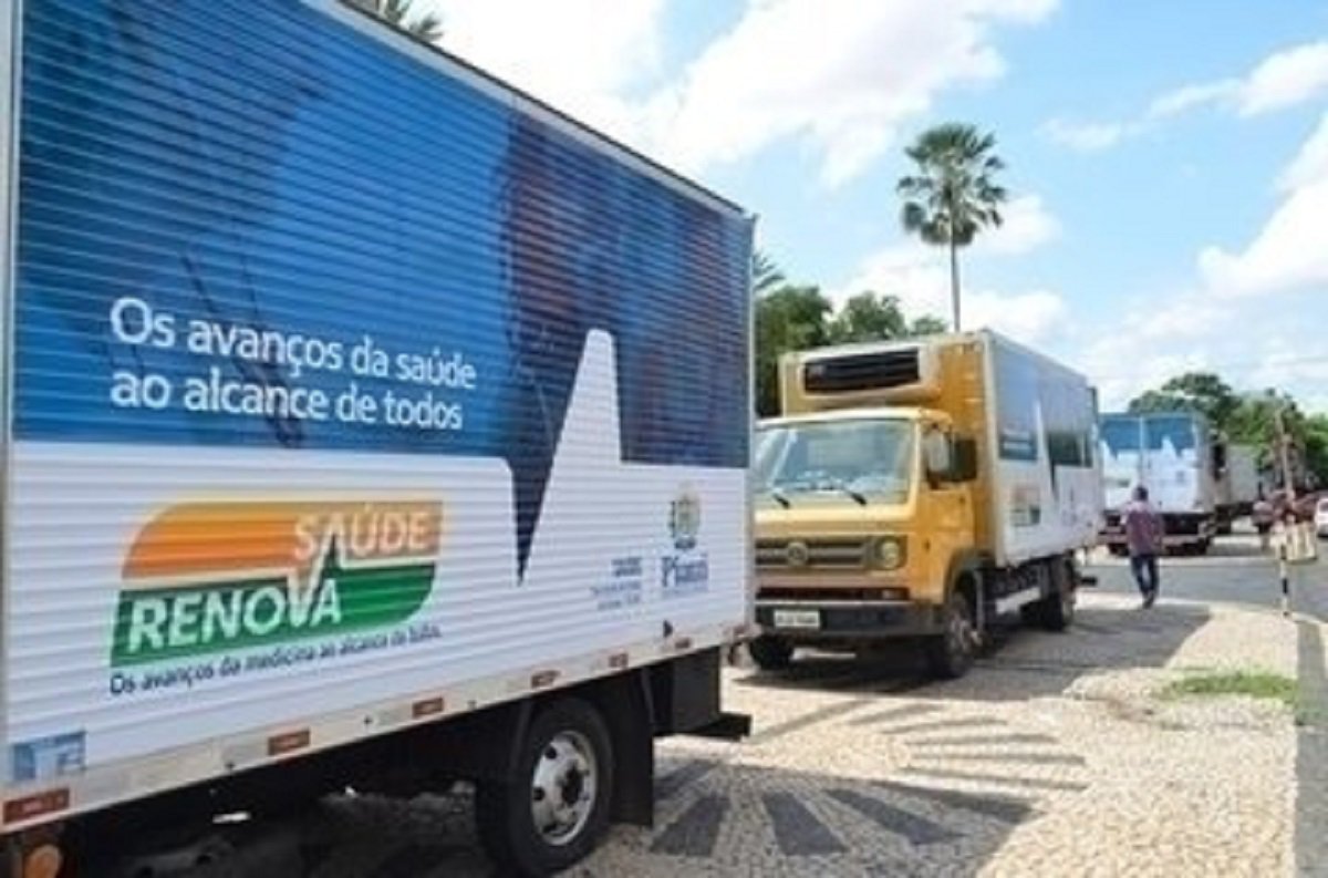 A vice-governadora Margarete Coelho e o secretário de Estado da Saúde, Florentino Neto, autorizam nesta segunda, 19, o início do processo licitatório da reforma e ampliação do Hospital Estadual Gerson Castelo Branco e entregam equipamentos para modernização da unidade hospitalar. Ao todo, serão aproximadamente R$ 5,4 milhões em investimentos