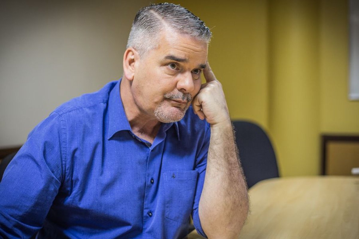 Para o sociólogo Marcos Rolim, a sensação de medo que tomou conta da população nas capitais brasileiras pode levar os políticos a tomarem decisões que não são as mais eficazes, mas sim responder de forma eleitoreira, a esse sentimento da sociedade; Rolim, que é presidente do Instituto Cidade Segura e ex deputado federal, em entrevista ao site Sul 21, aponta os caminhos para a melhoria dos índices de violência: mudanças nas políticas prisional e de drogas