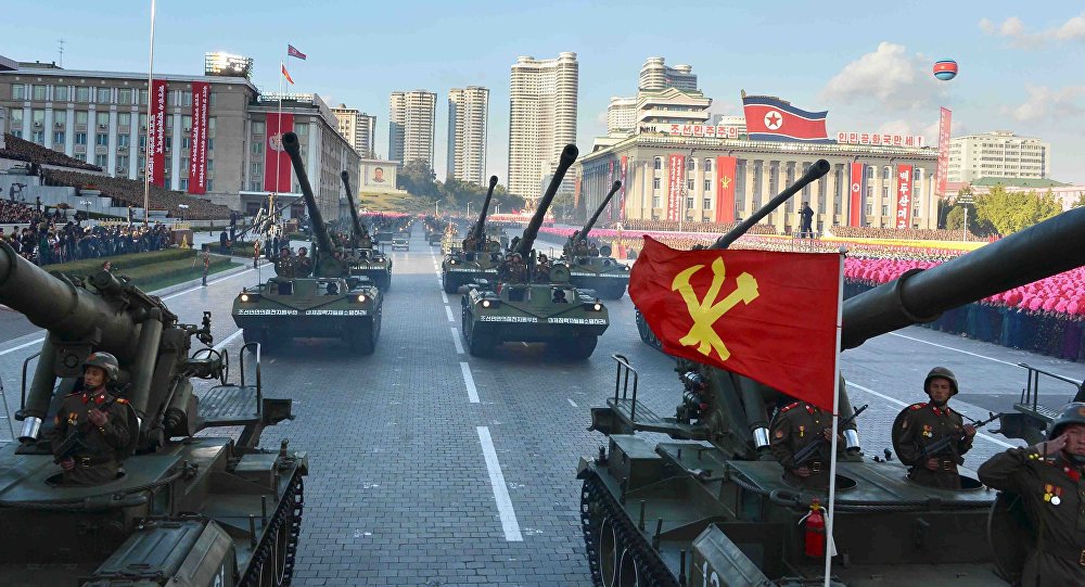 Na quinta-feira (8) em Pyongyang, realiza-se o desfile militar que celebra o 70º aniversário da criação do Exército Popular da Coreia que foi estabelecido em 1948 pelo então líder do país, Kim Il-sung; Kim Jong-un assistiu ao desfile onde participam cerca de 13.000 militares; ele afirmou que a "Coreia do Norte é um poder militar de nível mundial"