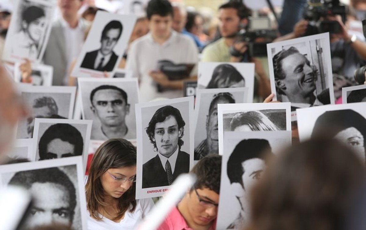  Para marcar o 24 de março, Dia Internacional para o Direito à Verdade para as Vítimas de Graves Violações dos Direitos Humanos, ocorrerá em São Paulo, nas dependências do antigo DOI-Codi, o 5° Ato Unificado Ditadura Nunca Mais; a manifestação também tem como objetivo reivindicar que o local seja transformado num espaço de memória da luta contra a ditadura