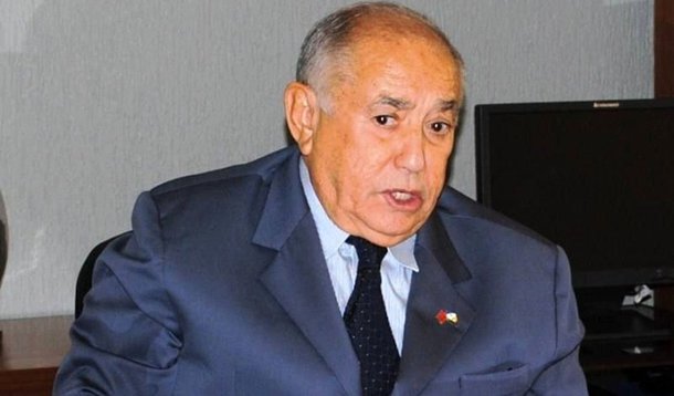 Com o objetivo de por fim às especulações sobre uma eventual candidatura ao governo do estado e sobre possíveis formações de chapa visando a eleição de 2018, o ex-governador Siqueira Campos divulgou nota à imprensa nesta segunda-feira (8); para Siqueira Campos, a decisão sobre a candidatura só deverá ocorrer em março