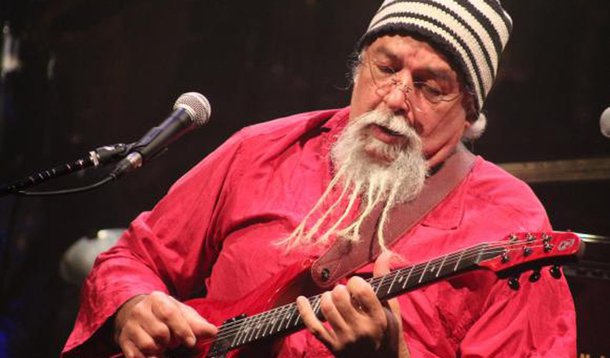 O jazz e o blues são a trilha sonora deste carnaval na cidade serrana de Guaramiranga, a cerca de 100 quilômetros de Fortaleza; nesta edição, o Festival de Jazz &amp; Blues completa 19 anos e traz nomes importantes da música brasileira; evento também tem trilhas e blitz ecológica, oficinas, palestras e workshop, entre outras atividades