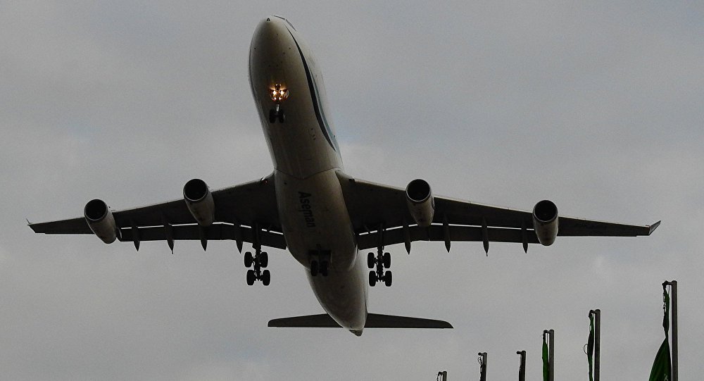 Segundo a mídia local, o avião estava realizando um voo entre as cidades iranianas de Teerã e Yasuj. O avião pertencia à companhia aérea Aseman Airlines. Uma edição local iraniana comunica que o piloto principal do avião que acidentou havia conseguido aterrissar uma aeronave com motor avariado no ano de 2013