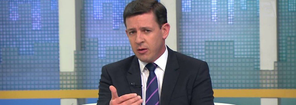 O prefeito de São Bernardo, Orlando Morando (PSDB), que recebe apoio do prefeito de São Paulo, João Doria, continua com a pretensão de privatizar os próprios públicos de São Bernardo; o tradicional Cidade da Criança, parque de diversão do município, está na mira do executivo municipal; o estudo de viabilidade de privatização foi publicado no Notícias do Município (Diário Oficial) da Prefeitura de São Bernardo; no mesmo município, a Câmara Municipal aprovou uma proposta que muda o Estatuto do Funcionalismo e retira direitos trabalhistas históricos de servidores
 
 
 