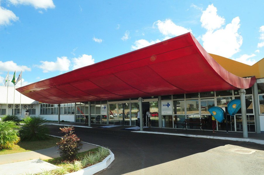 A Justiça do Distrito Federal condenou o ex-secretário de Saúde Rafael Barbosa, o ex-secretário-adjunto Elias Miziara e o Instituto de Câncer Infantil e Pediatria Especializada (Icipe) por improbidade administrativa; de acordo com a sentença da 7ª Vara de Fazenda Pública, ao transferir a administração do Hospital da Criança para o Icipe houve desrespeito à lei