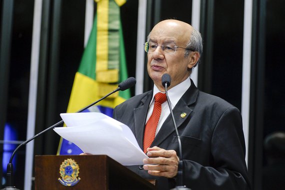O senador José Pimentel (PT-CE) alertou para os riscos de a proposta da reforma da Previdência ser retomada por Michel Temer e enfatizou que a sociedade precisa manter-se mobilizada para evitar que a retirada de direitos dos trabalhadores seja aprovada ainda em 2018, após o processo eleitoral. “O governo está apenas dando um tempo, porque não conseguiu comprar o apoio para aprovar a reforma. Mas Temer não desistiu de acabar com o sistema previdenciário justo e equilibrado, que vigorou durante os governos Lula e Dilma. Portanto, a sociedade precisa manter-se mobilizada, para impedir a aprovação dessa malvadeza contra os trabalhadores”, ponderou 