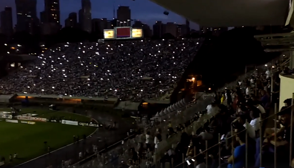 Jornalista José Trajano criticou a incompetência do "engomadinho", ao falar do apagão no Pacaembu no jogo entre Santos e Corinthians