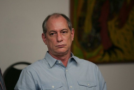 Pré-candidato à presidência da República pelo PDT, Ciro Gomes também afirmou que todo o esforço andando pelo Brasil lhe permitiu conhecer "valorosas pessoas" que lhe "ajudam a consolidar uma proposta de projeto nacional de desenvolvimento ainda mais afinado com a realidade do país e com os anseios da população brasileira"