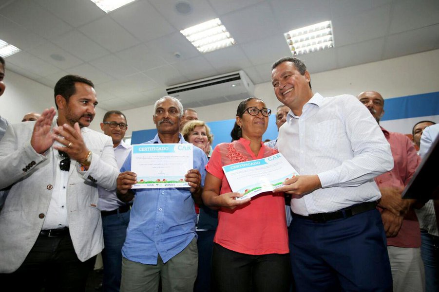 O governador Rui Costa entregou nesta segunda-feira n município de Jequié, no sudoeste baiano, uma nova sede da Coordenadoria Regional de Polícia Técnica, unidade que vai atender 24 municípios da região; Rui também inaugurou um posto SAC na cidade, com investimento de R$ 4 milhões; "Este é um prédio novo para atender com qualidade e dignidade a população de Jequié e dos municípios vizinhos. Lá atrás, nós tínhamos 18 unidades do SAC no interior e agora são 56 em 51 municípios. É a materialização do compromisso que eu assumi em expandir os serviços estaduais por todo o estado", afirmou o governador