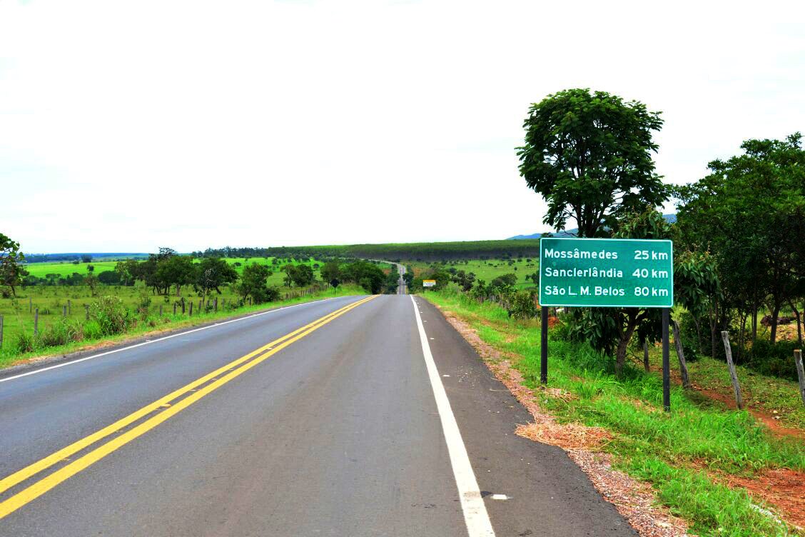 Com a entrega da reconstrução da rodovia estadual GO-164, Marconi resolve um antigo problema de integração de Mossâmedes e Sanclerlândia, porção do território com forte produção agropecuária, ao restante do território goiano; em breve, Mossâmedes também ganhará, ao norte, o reforço viário da duplicação da GO-070, entre a Cidade de Goiás e o trevo de acesso ao município; com as obras nas rodovias na região, o Governo de Goiás também facilita o acesso à Grande Goiânia e amplia a segurança de condutores e pedestres