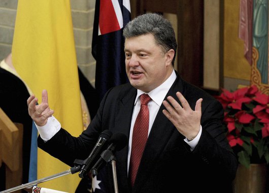 Até 2019, a Ucrânia pode virar o palco de um novo Maidan se o presidente Pyotr Poroshenko (foto) não cumprir suas promessas quanto luta contra a corrupção, considera a pesquisadora principal do centro Atlantic Council, Diane Francis; "Poroshenko tem pouco tempo. O Tribunal Anticorrupção tem que começar a funcionar a tempo de poder deliberar e julgar, pelo menos, os processos abertos pelo Bureau Nacional Anticorrupção da Ucrânia até às eleições de 2019. Outras reformas têm que ser terminadas no início deste ano"