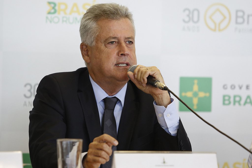 Entre os nomes, estão Marcos Dantas (PSB), secretário das Cidades, Maria de Lourdes Abadia (PSDB), secretária de Projetos Estratégicos, e Leila Barros (PRB), secretária de Esportes; o dia 1º de abril, prazo limite para a desincompatibilização de quem ocupa cargo público e pretende disputar as eleições de 2018