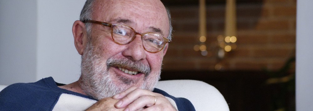 "Já dando como favas contadas que a República da Toga vai decretar o impedimento e a prisão de Lula, candidatos e partidos sem voto estão cada vez mais assanhados na disputa do butim. Agora apareceu mais um no balaio de postulantes à Presidência da República, um candidato muito sincero chamado Flávio Rocha, dono da Riachuelo", diz o jornalista Ricardo Kotscho