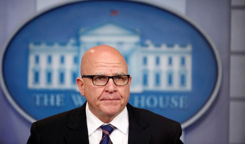 Governo da Rússia lançou uma campanha sofisticada para influenciar a eleição presidencial de 2018 do México e incitar divisões, disse o assessor de segurança nacional dos Estados Unidos H.R. McMaster; "Nós temos visto que este é realmente um esforço sofisticado para polarizar sociedades democráticas e colocar comunidades dentro destas sociedades umas contra as outras", disse McMaster; "Você já vê, na realidade, indícios iniciais disso na campanha presidencial mexicana", completou