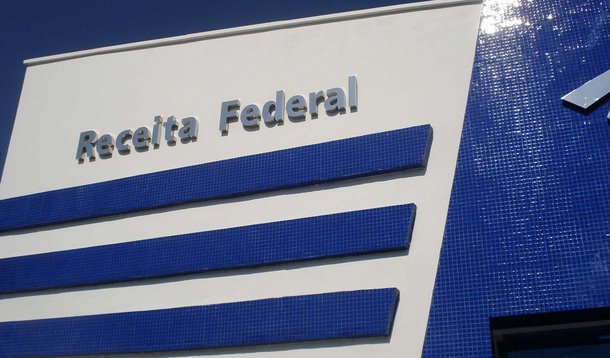 A Receita Federal cancelou o Cadastro Nacional da Pessoa Jurídica (CNPJ) de 15.158 microempreendedores individuais (MEIs) em Alagoas; o cancelamento aconteceu porque os empreendedores deixaram de transmitir a declaração anual do Simples Nacional e não fizeram o recolhimento tributário ao Fisco; Alagoas foi oitavo estado brasileiro que mais cancelou CNPJ de microempreendedores individuais; em todo o País a Receita cancelou 1.372.246 CNPJs